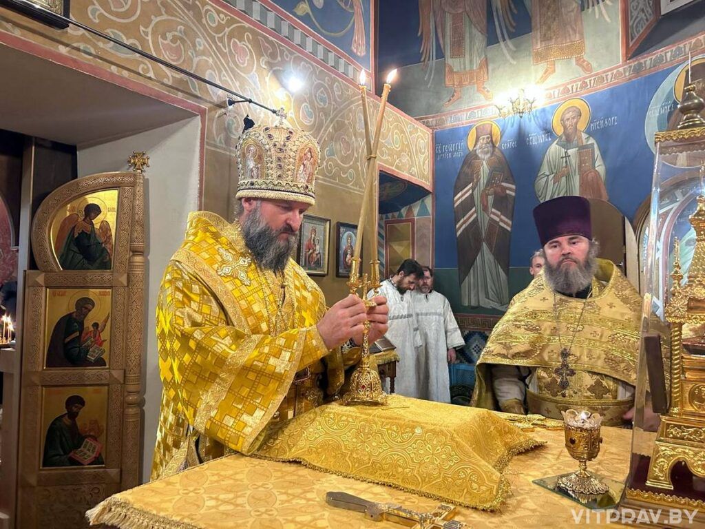 В Неделю 21- ю по Пятидесятнице епископ Евсевий совершил Литургию в Успенском храме Витебска
