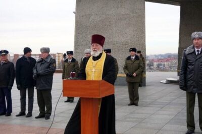 Протоиерей Александр Мозолев благословил новобранцев на несение воинской службы