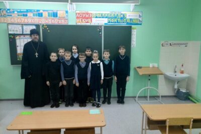 Иерей Вячеслав Зайцев провел классный час в рамках цикла "Уроки духовности"