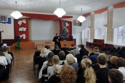 Иерей Виктор Гляд побеседовал со школьниками о Рождестве Христовом