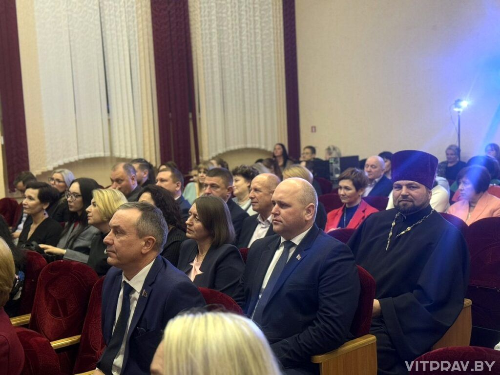 Протоиерей Сергий Лешкевич принял участие посвященном 90-летию гимназия имени И. М. Ерашова г. Лепеля