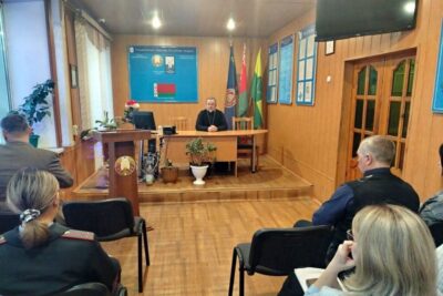 Протоиерей Николай Волочкович провел беседу с сотрудниками Сенненского РОВД