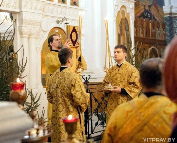 В канун Недели пред Рождеством Христовым архиепископ Димитрий возглавил всенощное бдение в Покровском кафедральном соборе Витебска