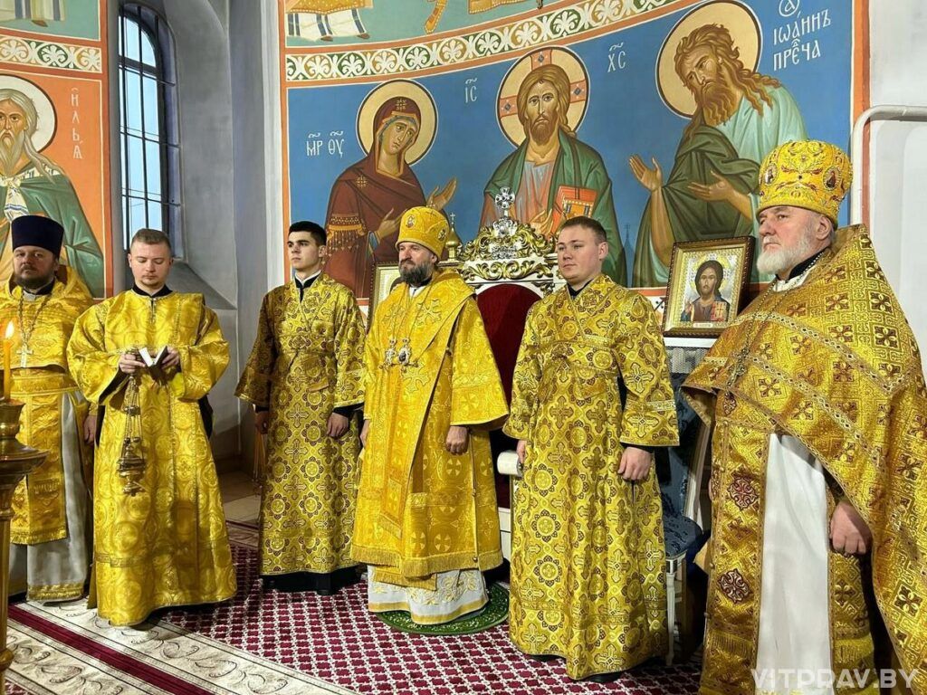 В Неделю пред Рождеством Христовым епископ Евсевий совершил Литургию в храме святого пророка Илии г. п. Бешенковичи