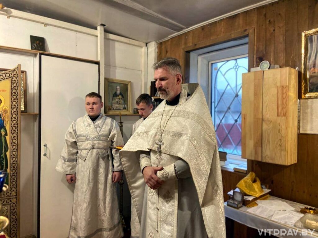 В Неделю по Богоявлении епископ Евсевий совершил Литургию в храме Святой Живоначальной Троицы аг. Бабиничи