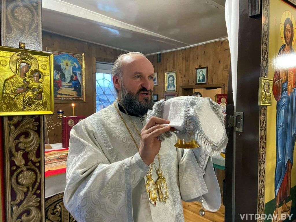 В Неделю по Богоявлении епископ Евсевий совершил Литургию в храме Святой Живоначальной Троицы аг. Бабиничи