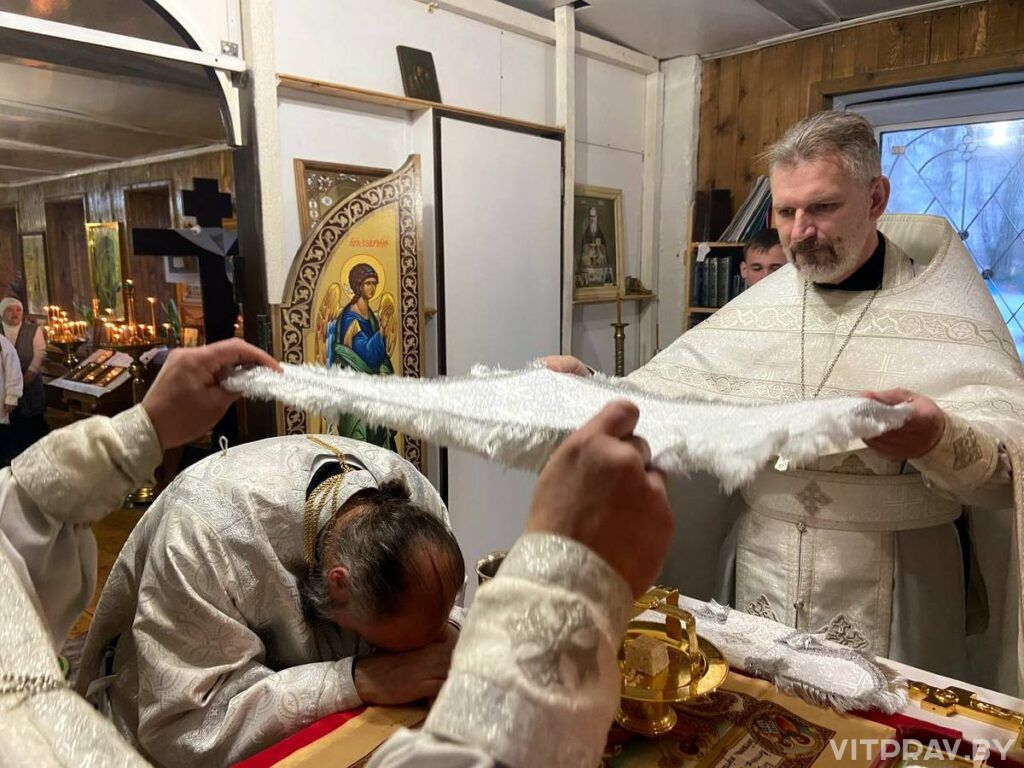 В Неделю по Богоявлении епископ Евсевий совершил Литургию в храме Святой Живоначальной Троицы аг. Бабиничи