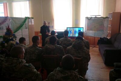 Иерей Павел Тарамыкин рассказал военнослужащим о празднике Рождества Христова