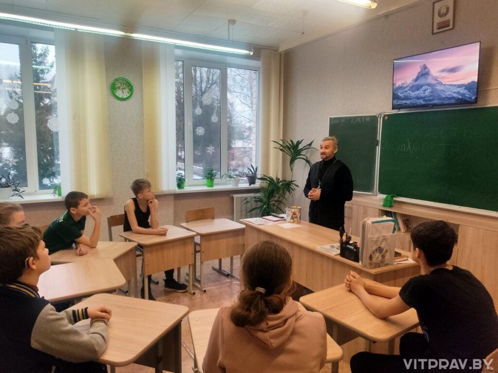 Иерей Павел Тарамыкин посетил школу-интернат для слабослыщащих детей