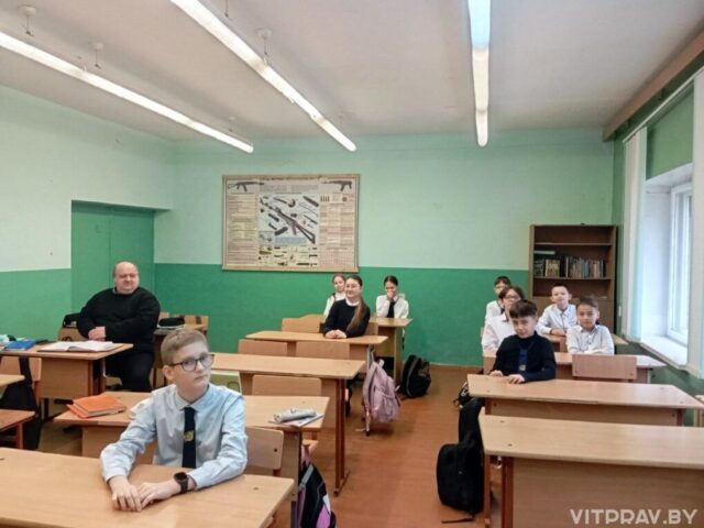 Иерей Павел Тарамыкин встретился с учениками 6-го класса средней школы № 40