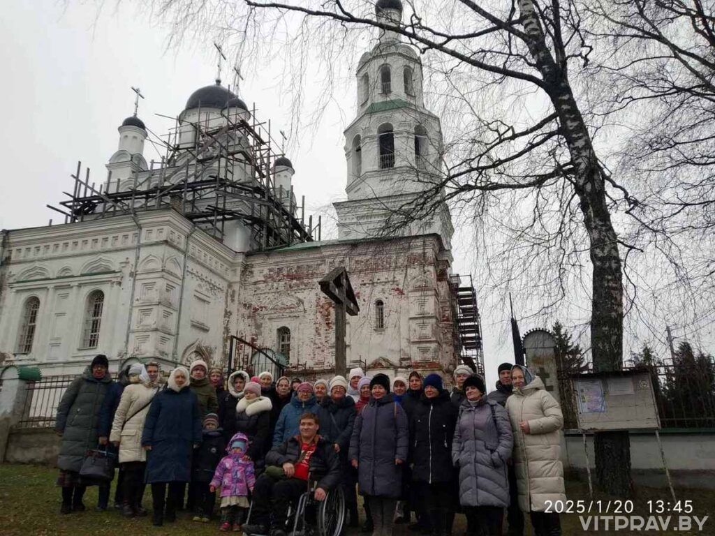 Паломники из центра "Одигитрия" г. Витебска совершили поездку в Троицкий храм аг. Улла