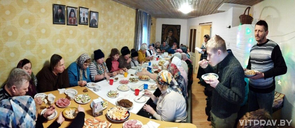 Паломники из центра "Одигитрия" г. Витебска совершили поездку в Троицкий храм аг. Улла