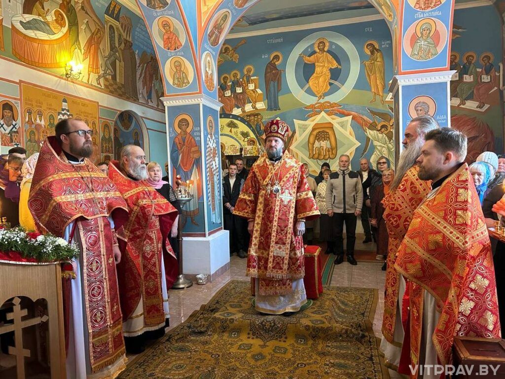 В Неделю о Страшном суде епископ Евсевий совершил Литургию в храме сщмч. Харлампия аг. Новка