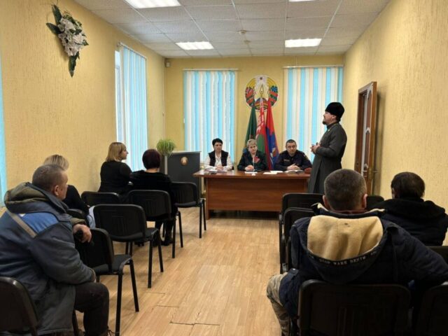 Иерей Михаил Машлякевич принял участие в заседании Вороновского сельисполкома