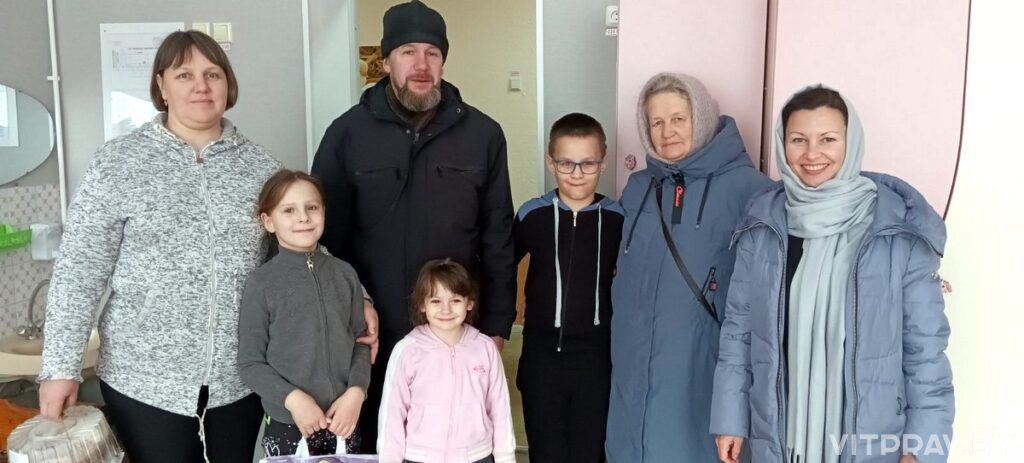 Участники группы милосердия посетили социально-педагогический центр Городокского района