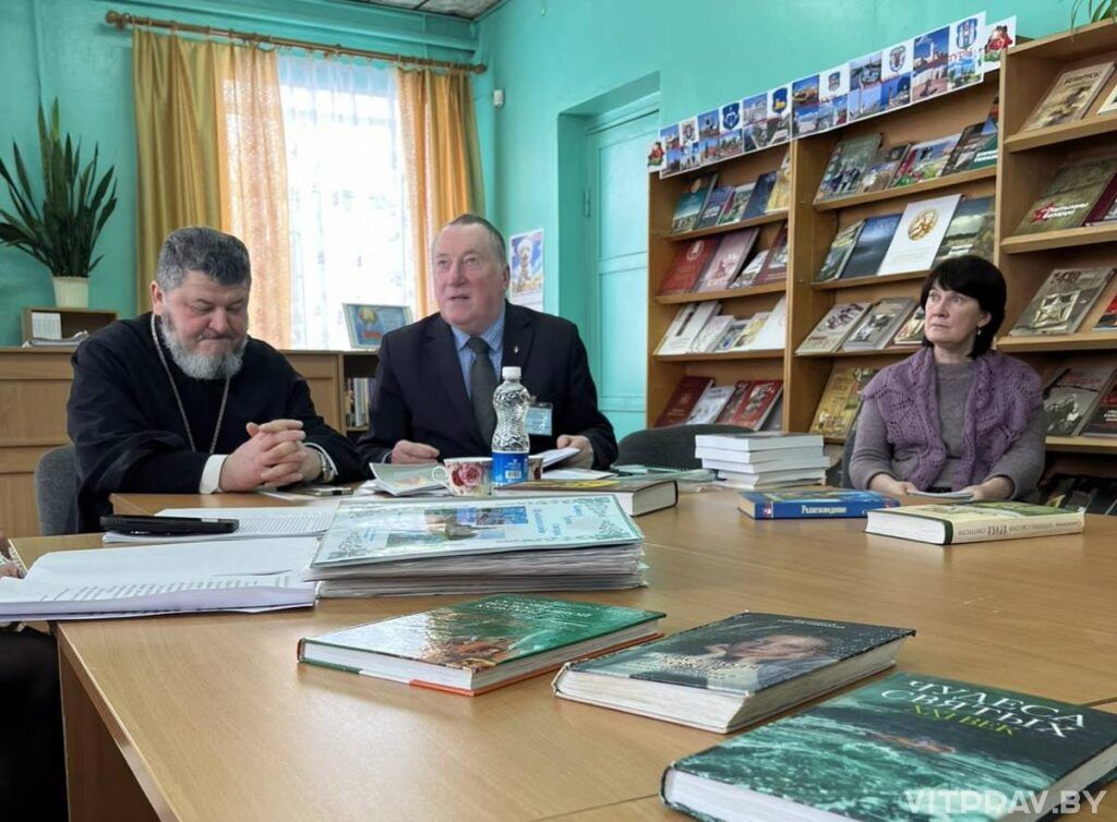 В центральной районной библиотеке г. п. Шумилино состоялась презентация духовно-просветительского издания "Шумилинщина православная"