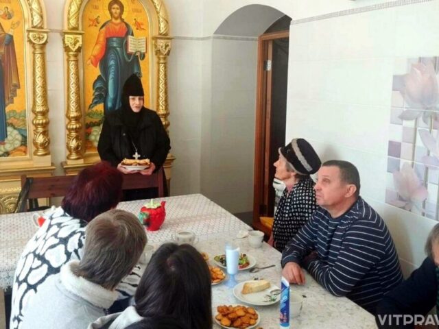 В Толочинском Покровском монастыре состоялось праздничное мероприятие для подопечных ТЦСОН Толочинского района