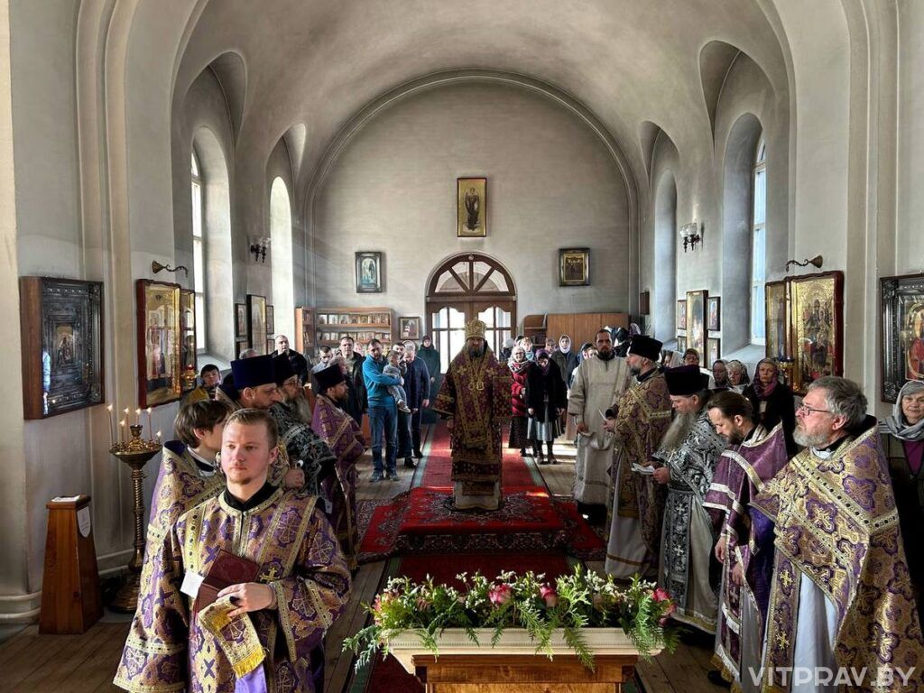 Епископ Евсевий совершил Литургию в храме Вознесения Господня аг. Лужесно