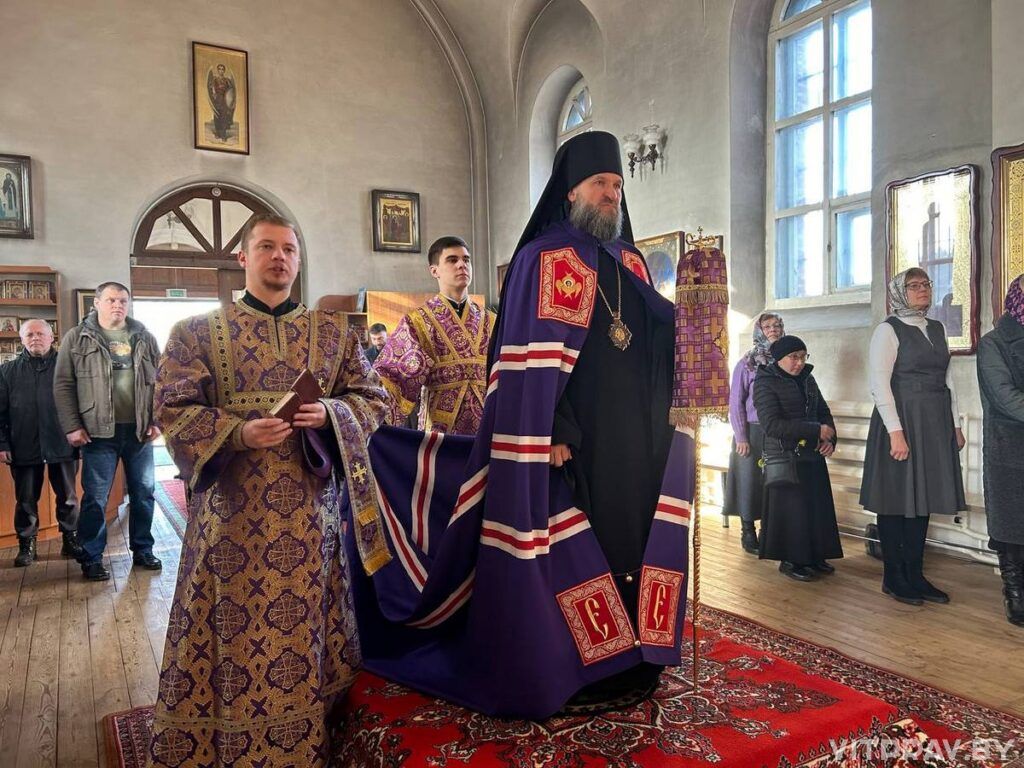 Епископ Евсевий совершил Литургию в храме Вознесения Господня аг. Лужесно