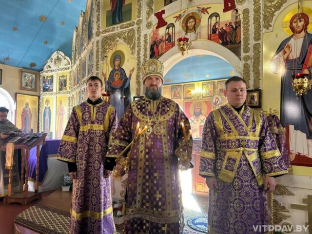 Епископ Евсевий совершил Литургию в храме святителя Николая Чудотворца Новолукомля