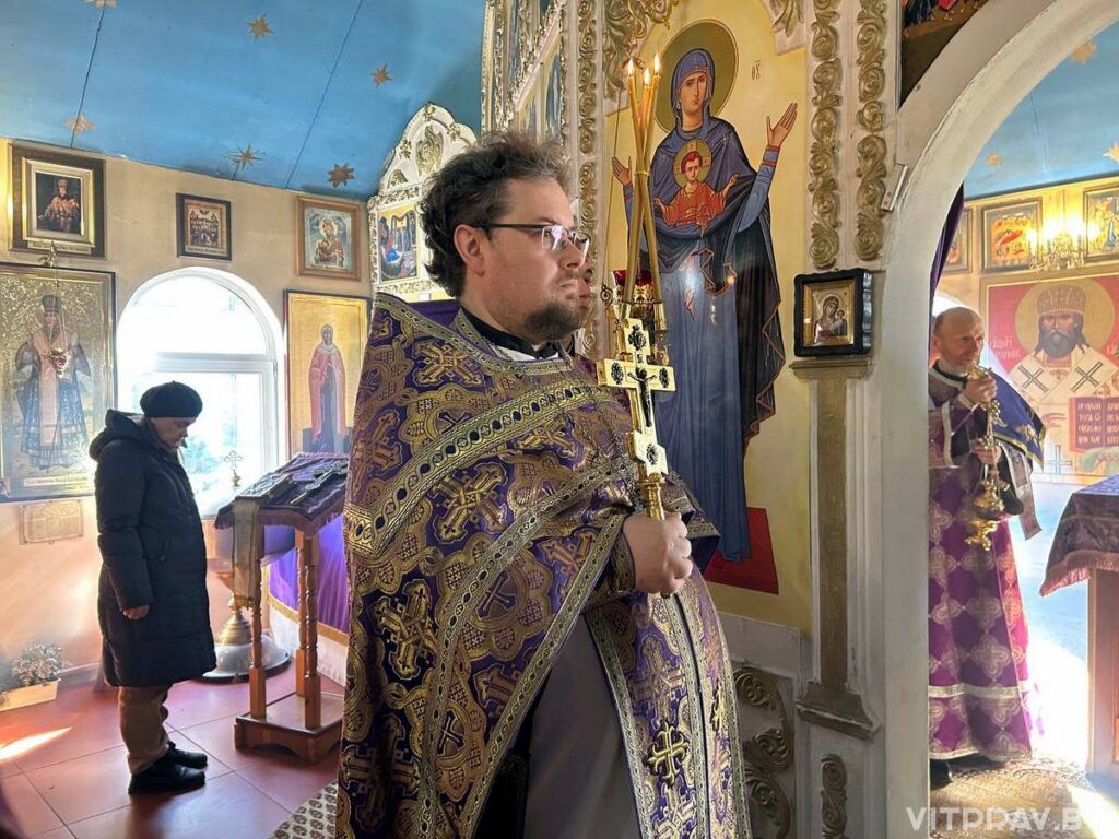 Епископ Евсевий совершил Литургию в храме святителя Николая Чудотворца Новолукомля