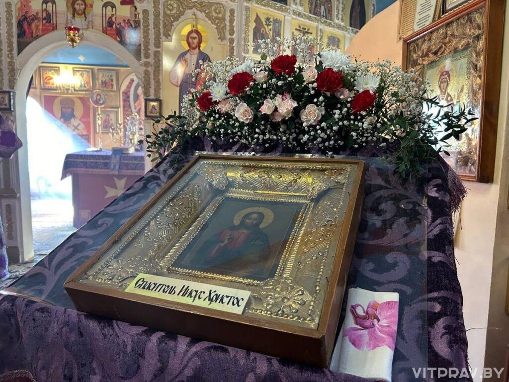 Епископ Евсевий совершил Литургию в храме святителя Николая Чудотворца Новолукомля