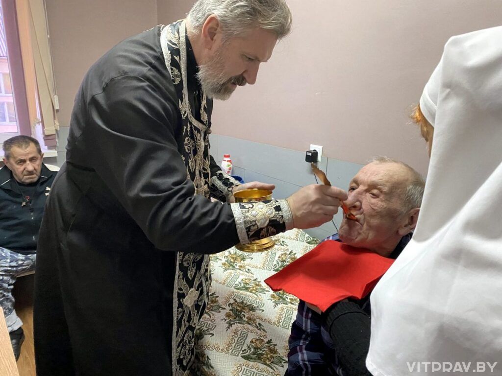 Иерей Димитрий Новосёлов посетил Оршанский социальный пансионат "Счастливое долголетие"