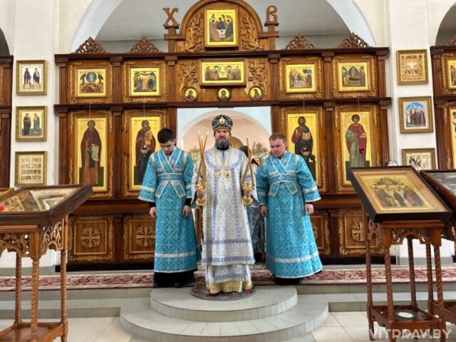 В субботу акафиста епископ Евсевий совершил Литургию в храме святого великомученика Целителя Пантелеимона г.п. Руба