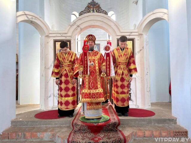 В понедельник Светлой седмицы епископ Евсевий совершил Литургию в храме Рождества Христова Орши