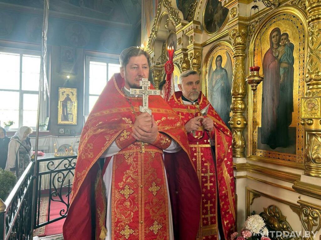 Во вторник Светлой седмицы епископ Евсевий совершил Литургию в храме Преображения Господня г. Чашники