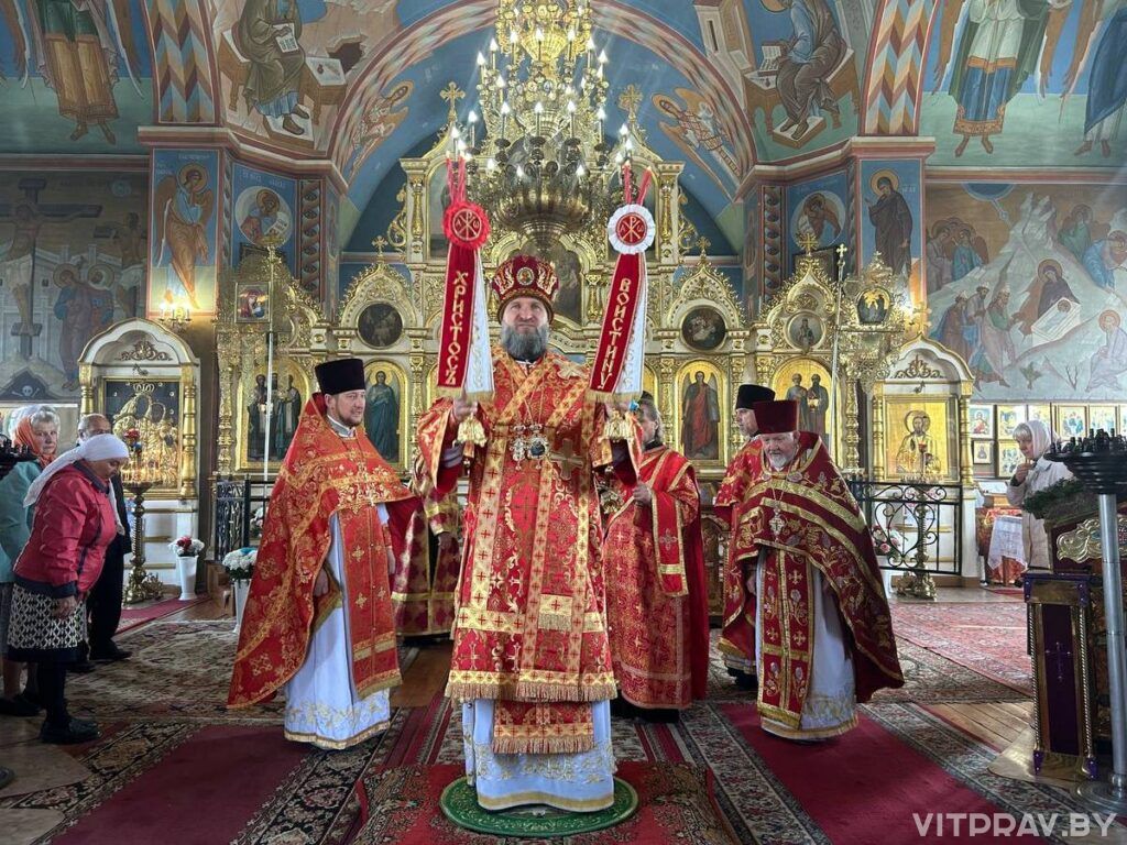 Во вторник Светлой седмицы епископ Евсевий совершил Литургию в храме Преображения Господня г. Чашники