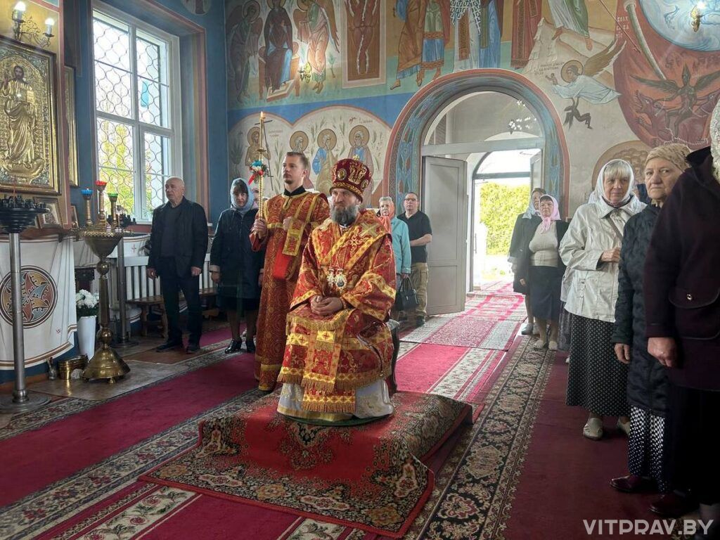 Во вторник Светлой седмицы епископ Евсевий совершил Литургию в храме Преображения Господня г. Чашники