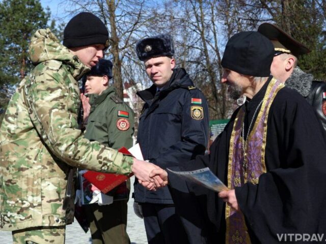 Иерей Павел Тарамыкин принял участие в церемонии присяги военнослужащих контрактников