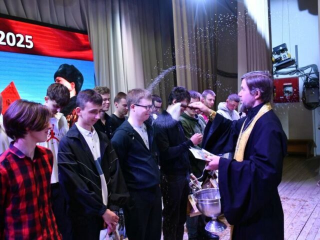 Иерей Вячеслав Зайцев принял участие в Дне призывника