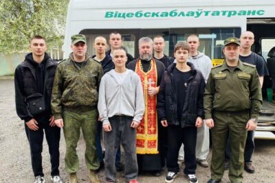 Иерей Дмитрий Савушкин напутствовал новобранцев