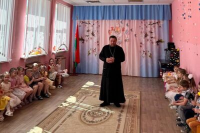 Иерей Сергий Шишков посетил детский Пасхальный утренник