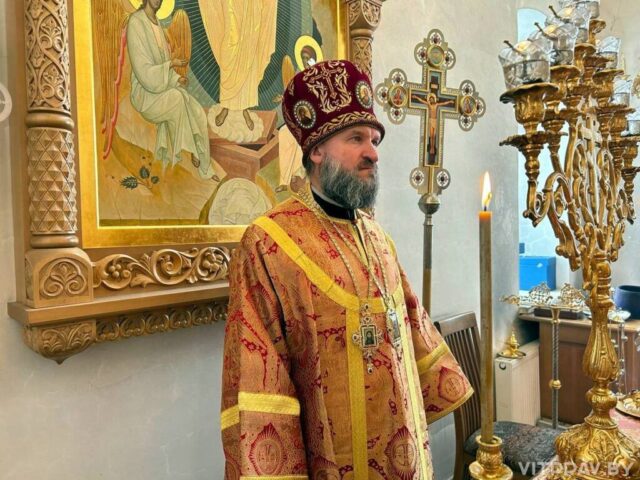 Епископ Евсевий возглавил Литургию в Свято-Духовом монастыре Витебска