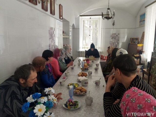 В Покровском Толочинском монастыре прошел пасхальный праздник