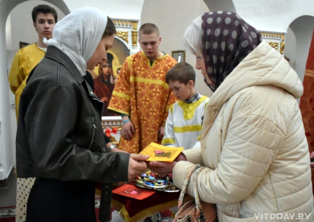 Ежегодная акция в честь Жен-мироносиц была проведена в приходе храма Рождества Христова Лепеля