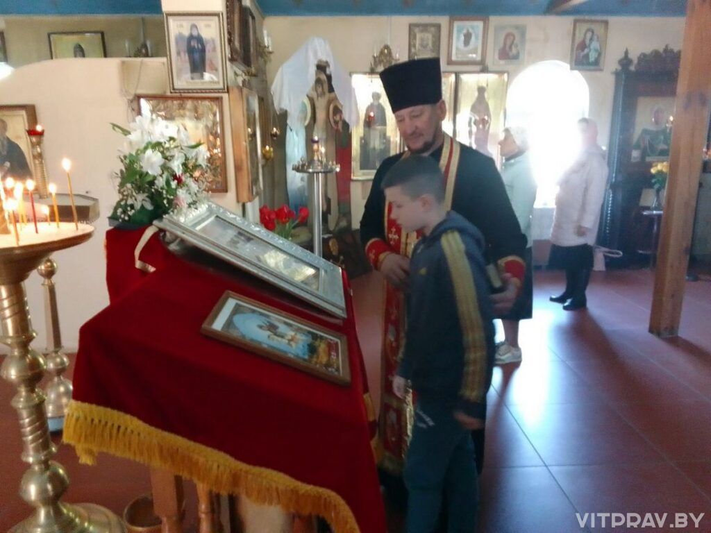 Иерей Владимир Кожановский благословил участников сборной команды по футболу на участие в международных соревнованиях