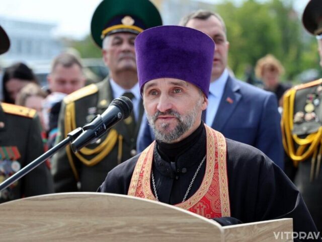 Иерей Павел Тарамыкин благословил новобранцев военной части внутренних войск 5524