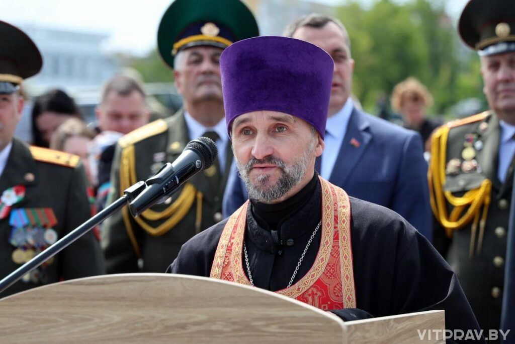 Иерей Павел Тарамыкин благословил новобранцев военной части внутренних войск 5524