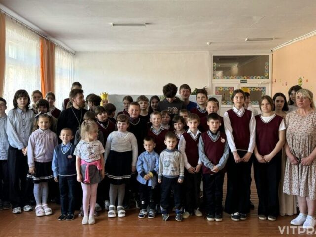 Добровольческий отряд "Лучики добра" при содействии  государственного Витебского колледжа культуры и искусств посетил Замосточескую школу-сад