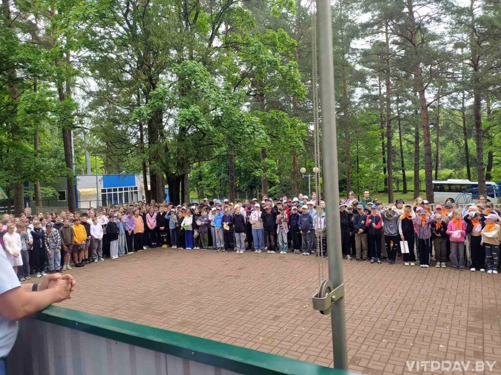 принял участие в торжественном открытии смены отдыха в детском оздоровительном лагере "Магистраль"
