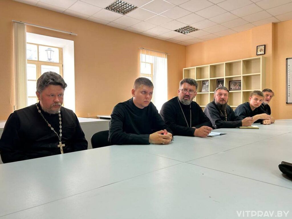 Епископ Евсевий провел рабочую встречу с молодежным отделом Витебской епархии