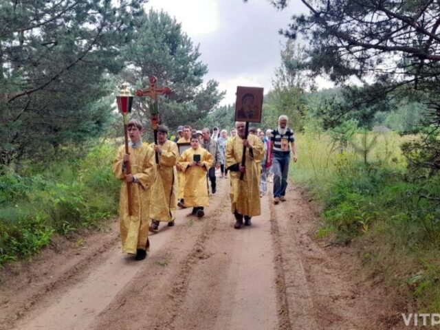 Крестный ход в память священноисповедника Василия Малахова прошел в Городокском благочинии