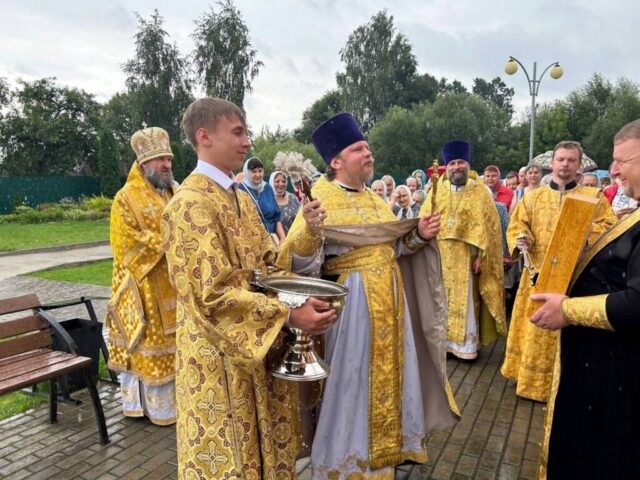 Епископ Евсевий возглавил престольный праздник в храме святого равноапостольного великого князя Владимира в Толочине