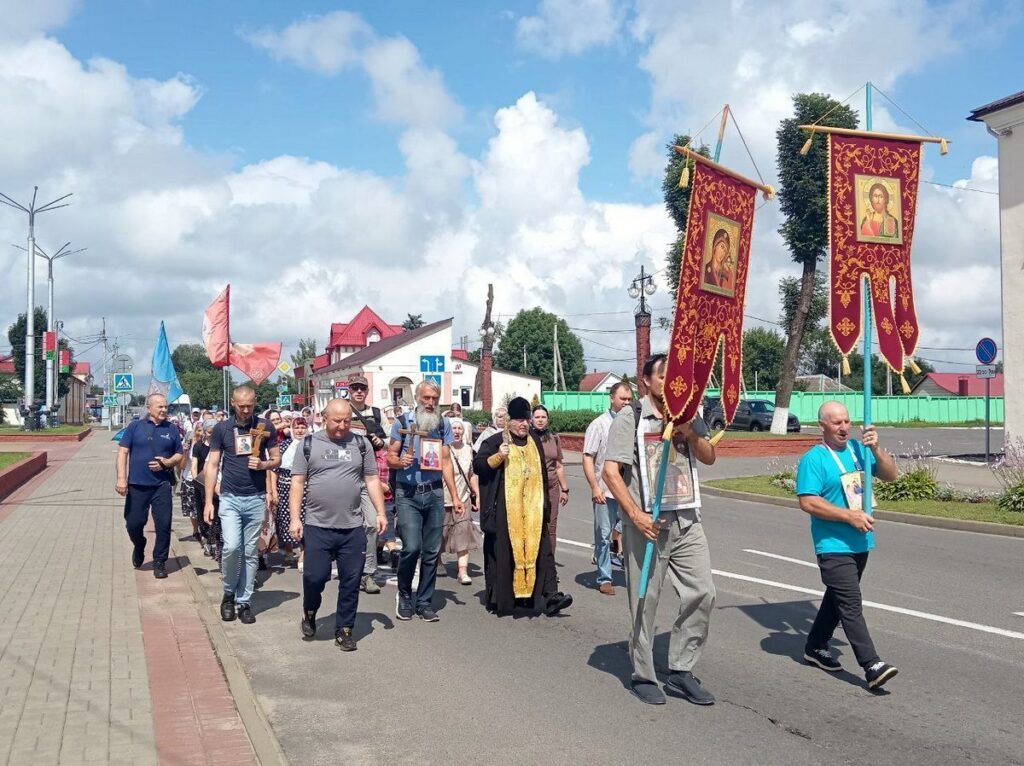 Состоялся традиционный крестный ход из Толочина в Друцк