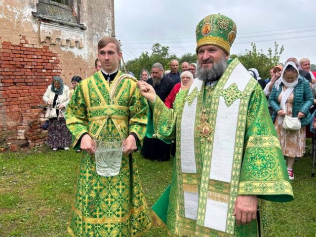 Епископ Евсевий престольный праздник в храме преподобного Серафима Саровского д. Свеча