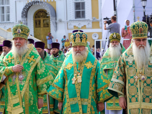 Архиепископ Димитрий сослужил митрополиту Воскресенскому Григорию за Литургией в Свято-Троицком Серафимо-Дивеевском монастыре